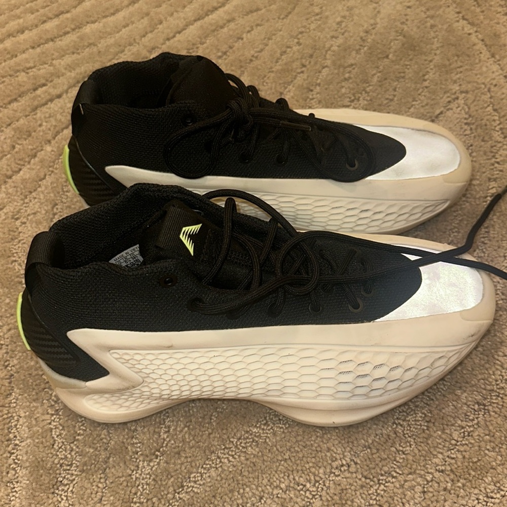 Anthony Edwards sneakers size 6